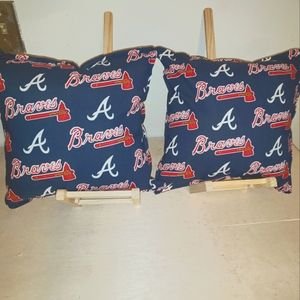Atlanta Braves set of (2) Throw pillows